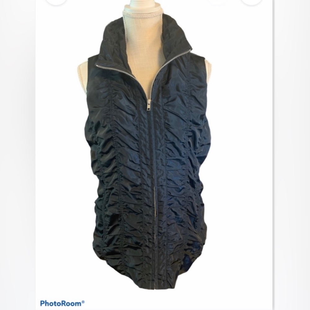 Robert Kitchen vest‎